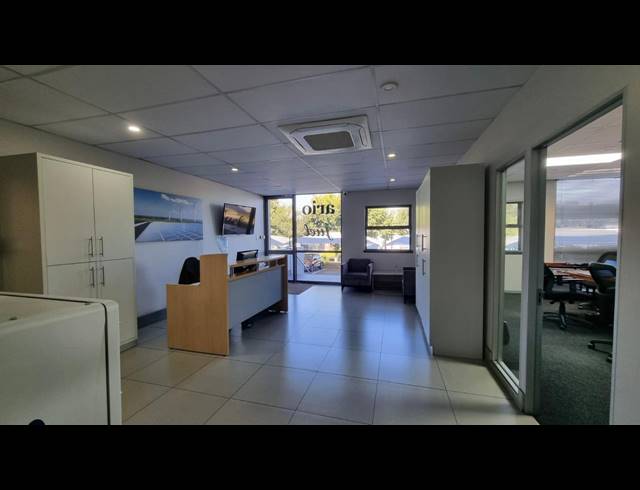 2,052M² WAREHOUSE TO LET IN GLEN MARAIS